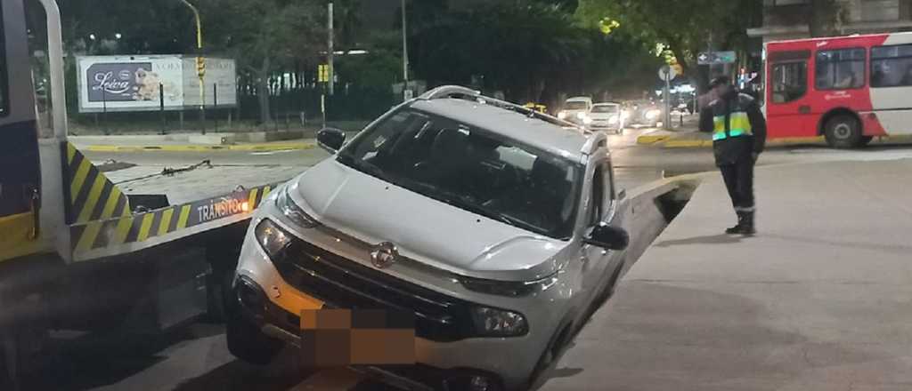 Sali&oacute; de bailar, manej&oacute; ebria y cay&oacute; a una acequia frente a la Terminal