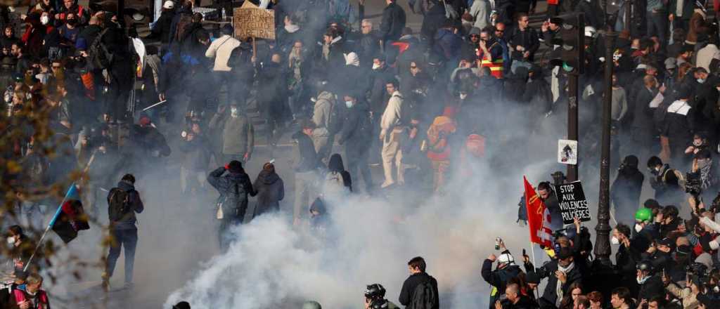 Francia avaló la reforma jubilatoria y las calles explotaron