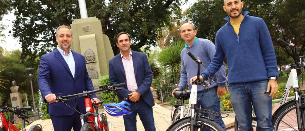 Maip&uacute; lanz&oacute; cr&eacute;ditos para que vecinos adquieran veh&iacute;culos sustentables