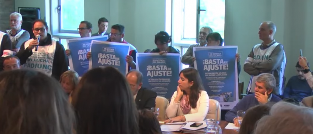 El gremio de docentes universitarios irrumpi&oacute; en el Consejo Superior