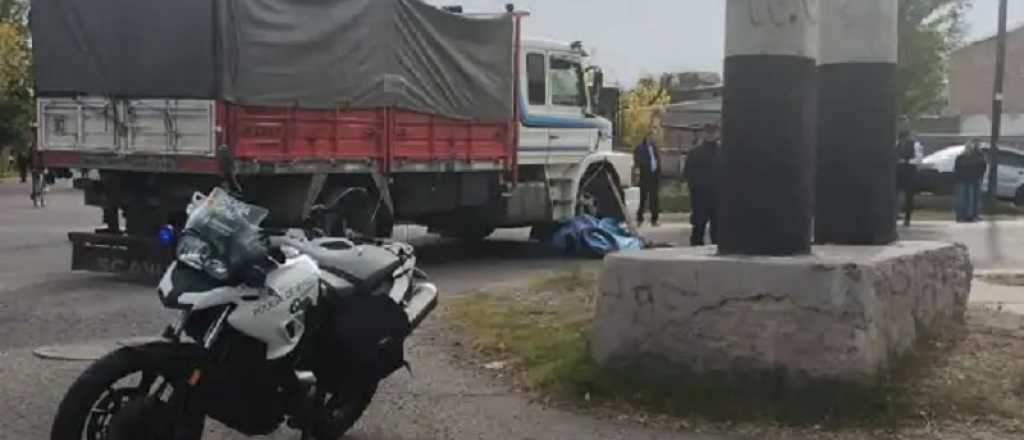 Muri&oacute; una ciclista atropellada por un cami&oacute;n en San Rafael