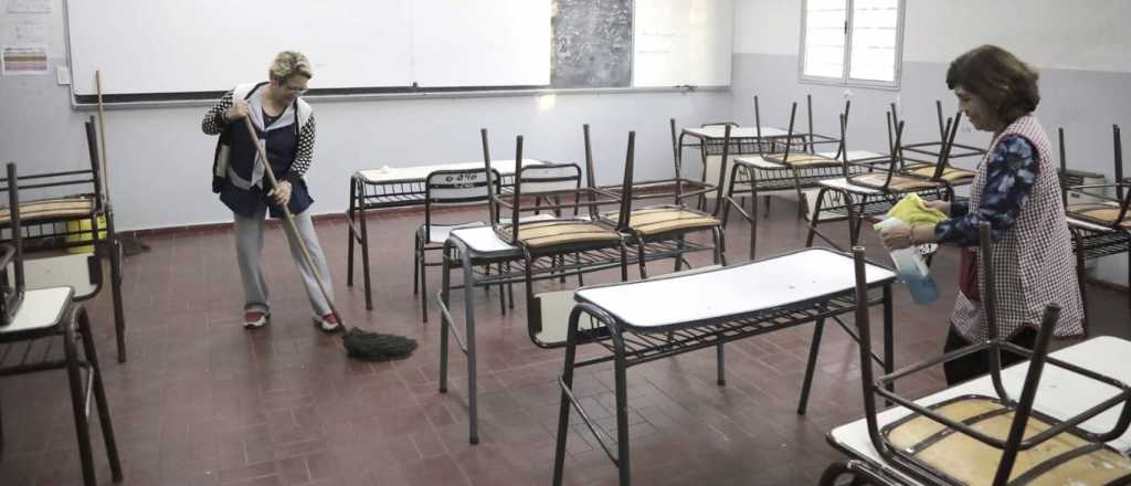 Desinfección y limpieza en las escuelas en las que hubo PASO en Mendoza