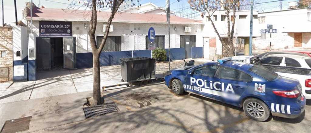 Asalto: le robaron $30 mil a una mujer que esperaba un Uber en Godoy Cruz