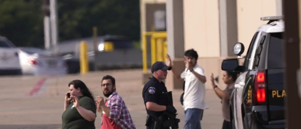 Ocho muertos en un tiroteo en un shopping de Texas