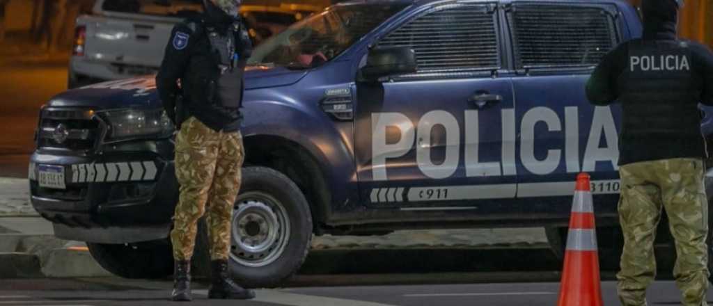 Asalto en Guaymall&eacute;n: le robaron el auto al llegar a casa