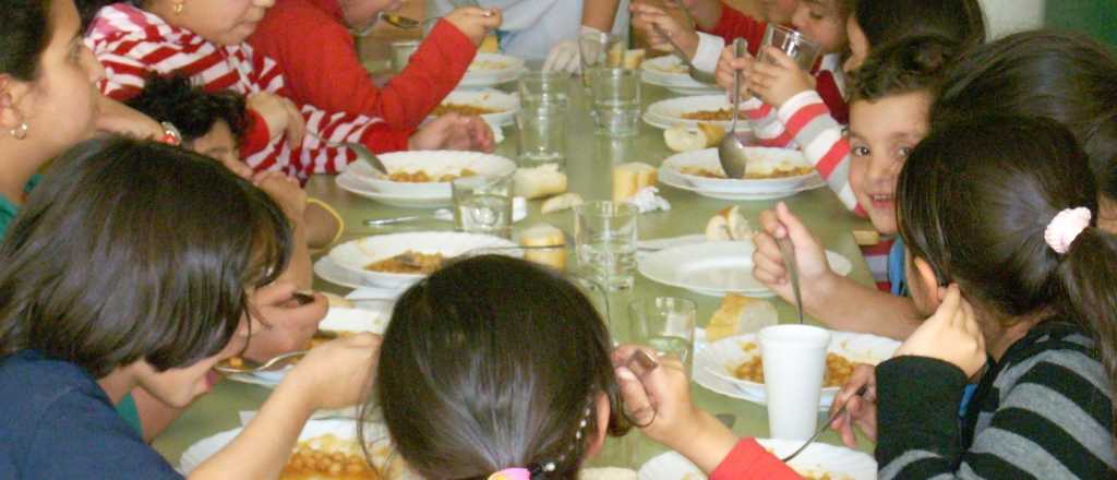 Un jardín de Luján les da de comer a 160 niños carenciados
