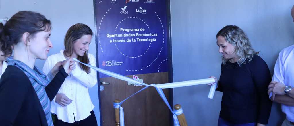Luján inauguró el primer Centro de Capacitación en Habilidades Digitales