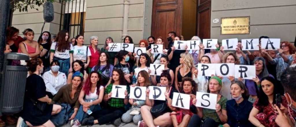 Actrices Argentinas contra el fallo a Darthés: "Absuelto no significa inocente"