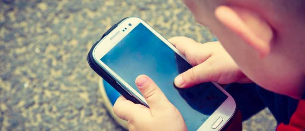Los chicos argentinos empiezan a pedir su propio celular a los 7 años