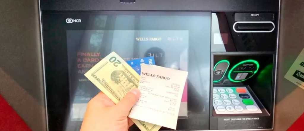 Sac&oacute; d&oacute;lares de un cajero en Estados Unidos y esto le cobraron