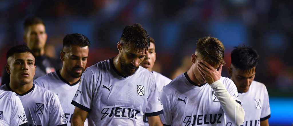 Independiente sufrió una dura derrota ante Arsenal, penúltimo