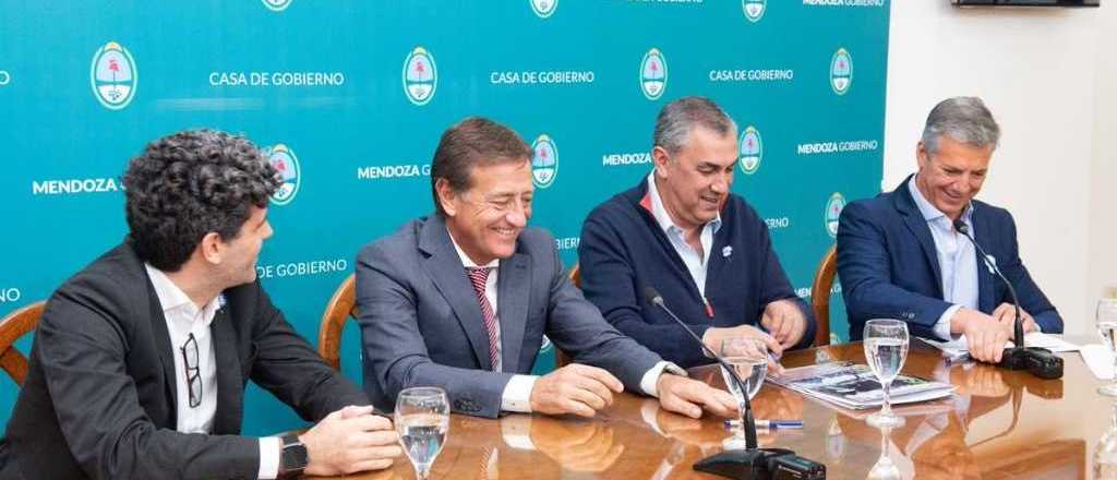 Suarez anunció una millonaria inversión para modernizar el ISCAMEN
