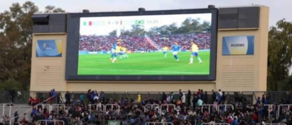 La FIFA habría tapado la imagen de Malvinas en el Estadio y hay polémica