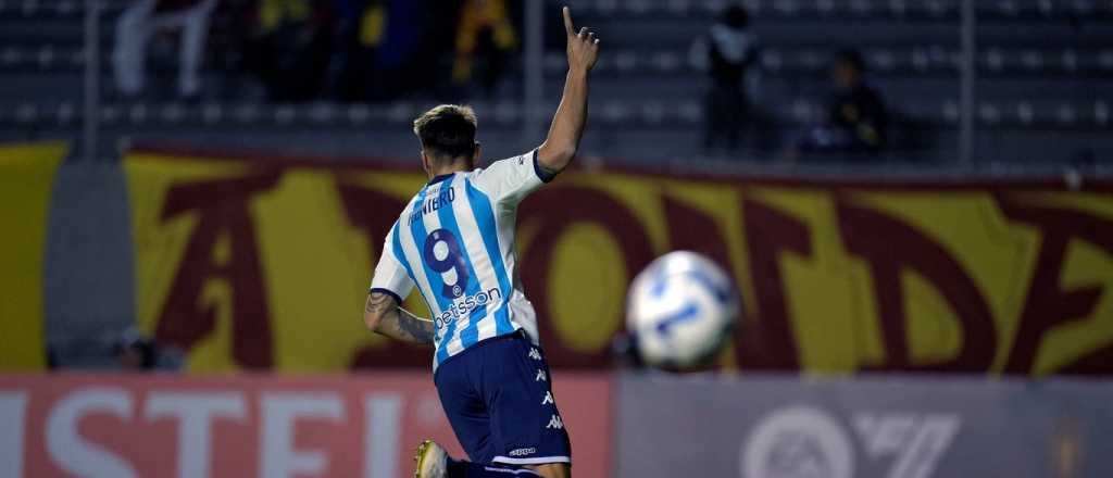 Racing gan&oacute; en Ecuador y acaricia la clasificaci&oacute;n