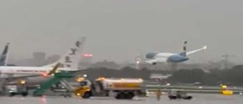 Video: la peligrosa maniobra del avión presidencial antes del aterrizaje  