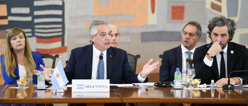 Alberto vuelve a acercarse a Maduro en reunión de presidentes de Sudamérica