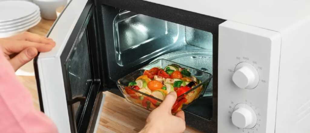 C&oacute;mo calentar bien la comida en el microondas