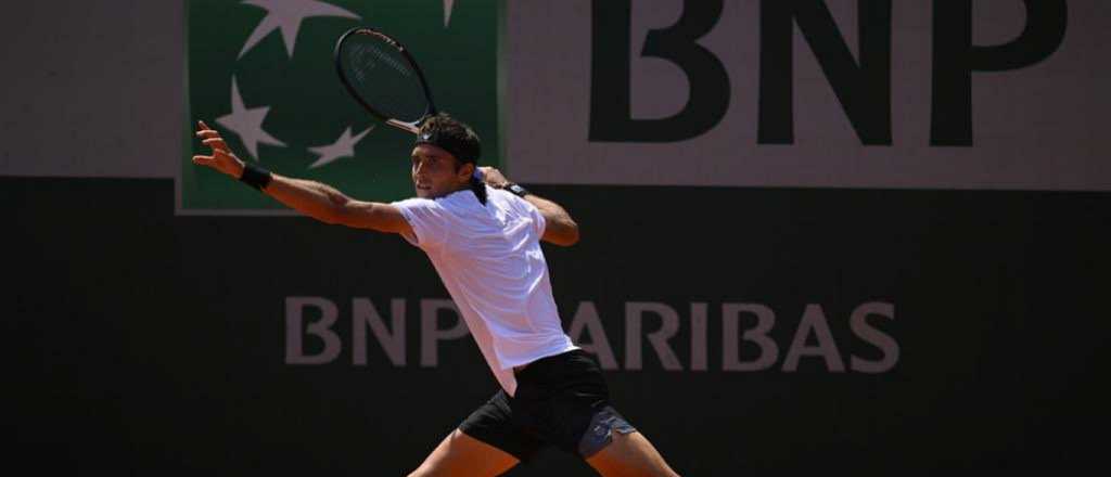 Magistral triunfo de Tom&aacute;s Etcheverry en Roland Garros