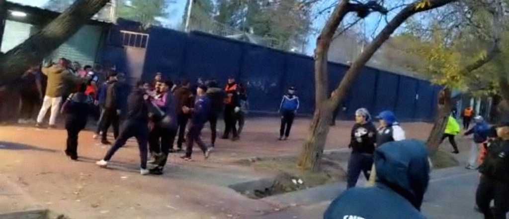 La violencia dijo presente: incidentes en la previa de Independiente-Maipú