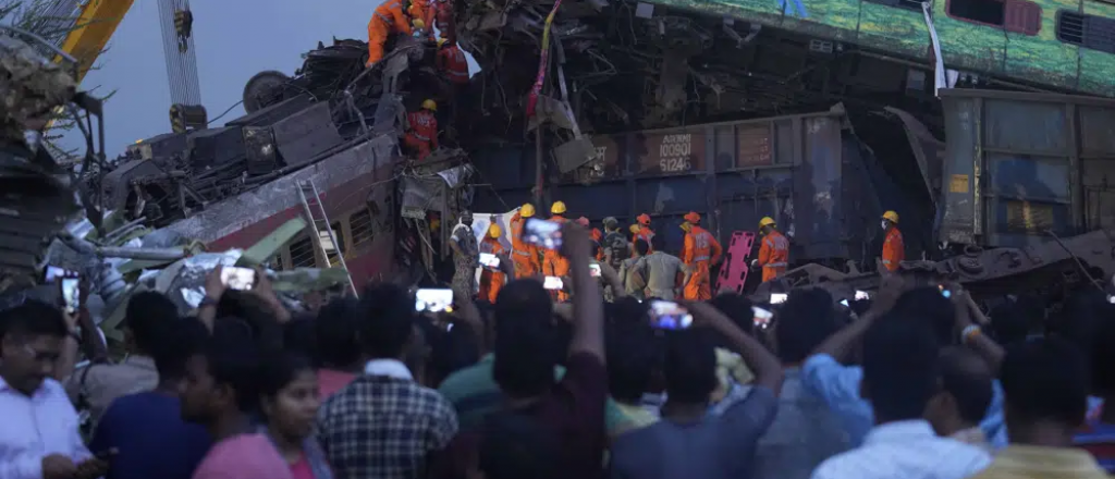 Una falla electrónica sería la causa del choque de trenes con 300 muertos