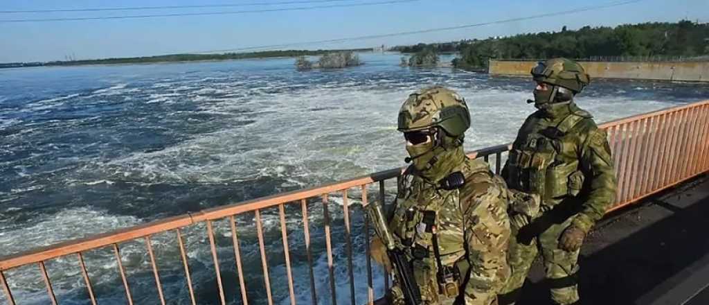 Video: destruyen una represa en Ucrania y 80 ciudades podrían inundarse