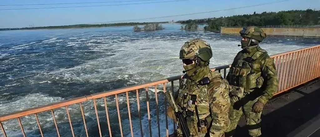 Video: destruyen una represa en Ucrania y 80 ciudades podrían inundarse