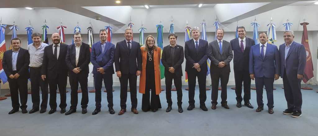 Gobernadores del PJ le hacen un gui&ntilde;o a CFK pidiendo una lista de unidad