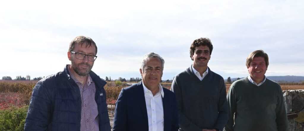 Cornejo y Mema visitaron dos empresas de Luján de Cuyo