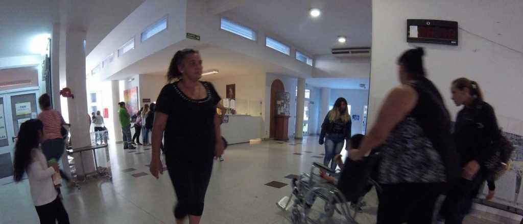 Video: atacó a golpes a una pediatra para que la atiendan antes