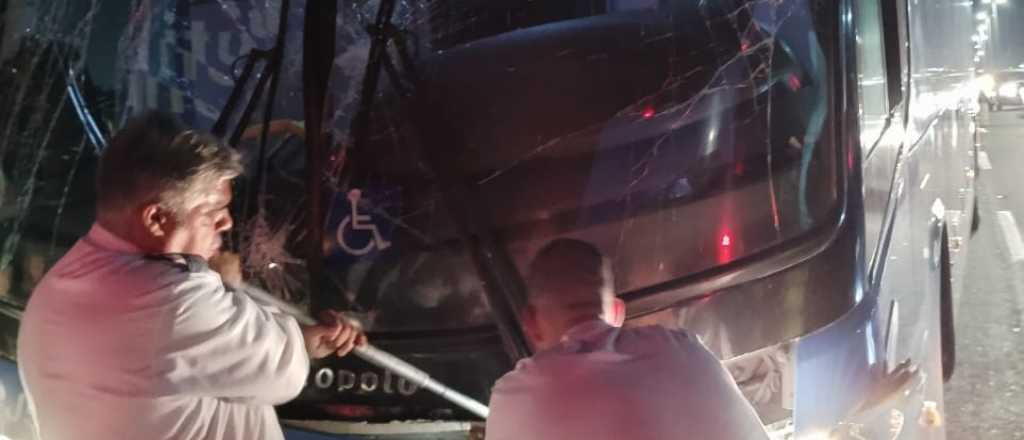 Susto en Brasil por el accidente del micro de Racing camino al Maracan&aacute;