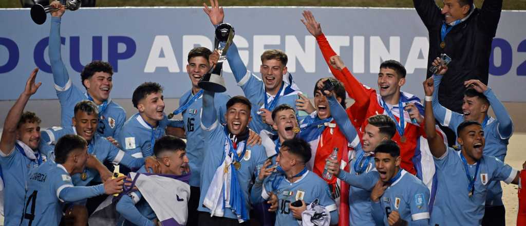 &iexcl;Uruguay nom&aacute;'! La Celeste venci&oacute; a Italia y es campe&oacute;n mundial