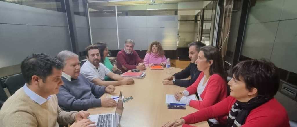 AMProS rechaz&oacute; la propuesta salarial del Ejecutivo