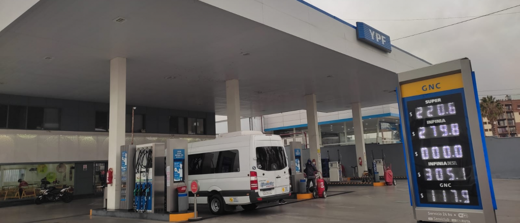 Falta gasoil "común" en las estaciones de servicio de YPF