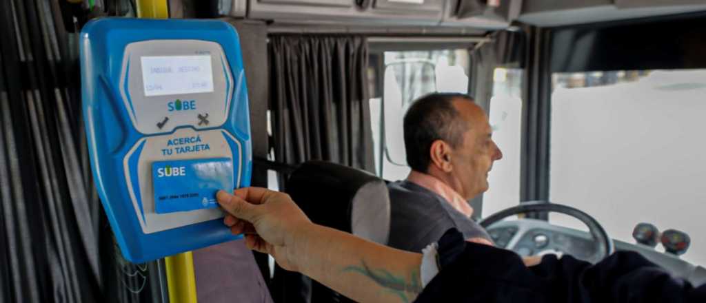 El Gobierno explicó que el boleto de micros subirá en dos o tres veces