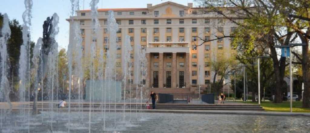 El Gobierno busca excluir de la tutela sindical a un empleado estatal