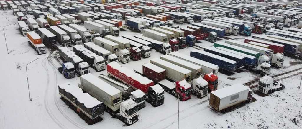Unos 10 mil camiones comenzarán a cruzar a Chile este miércoles