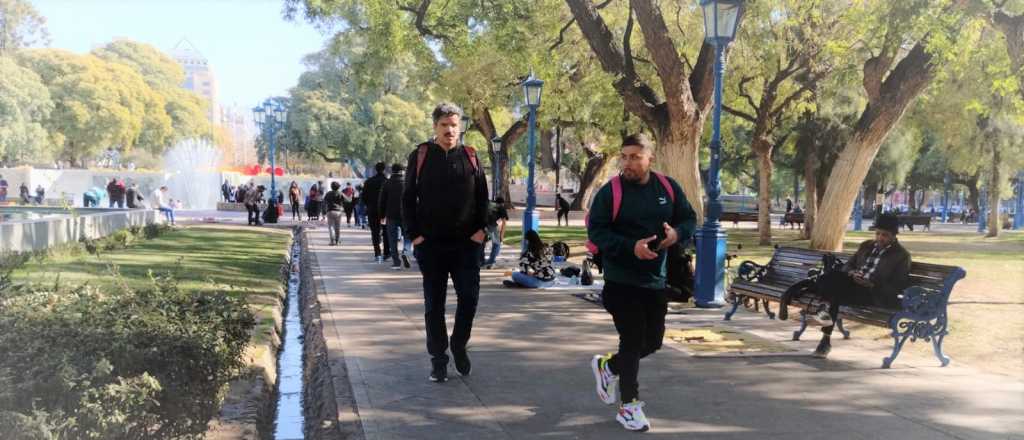 Domingo fresco y con nevadas en cordillera, el pronóstico para hoy