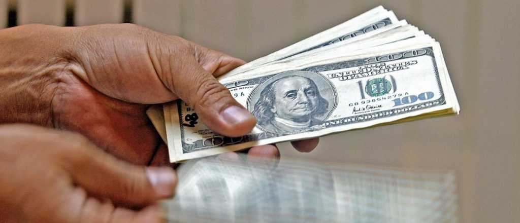 Sigue la sangr&iacute;a de d&oacute;lares del Banco Central: a cu&aacute;nto cerr&oacute; el d&oacute;lar blue