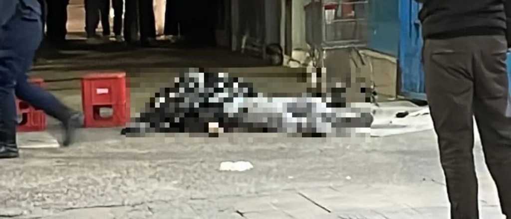 Video: vendedor mató a un ladrón que quiso robarle con un arma de juguete