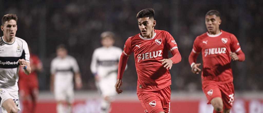 Con uno menos, Gimnasia amarg&oacute; a Independiente en el final