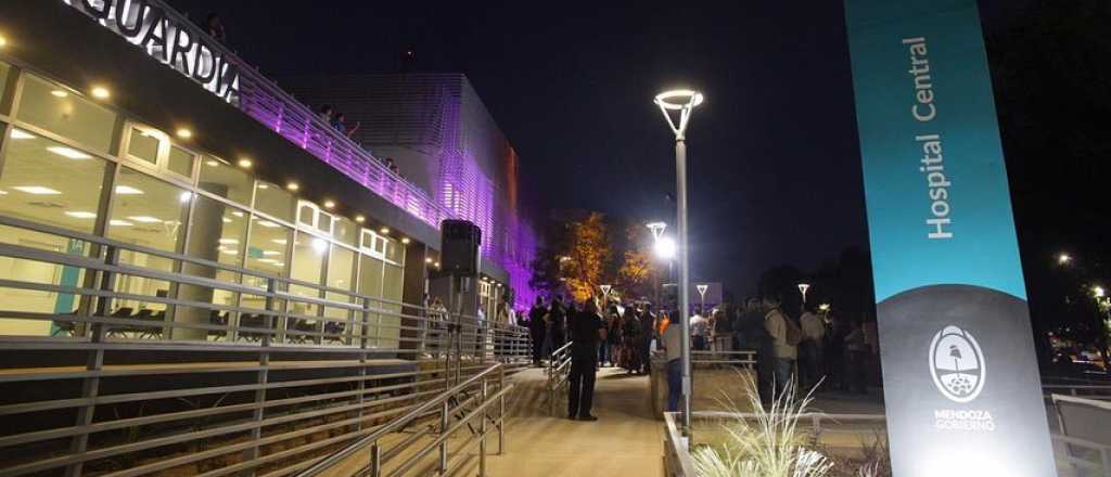 Un motociclista en grave estado tras chocar en el Acceso Este