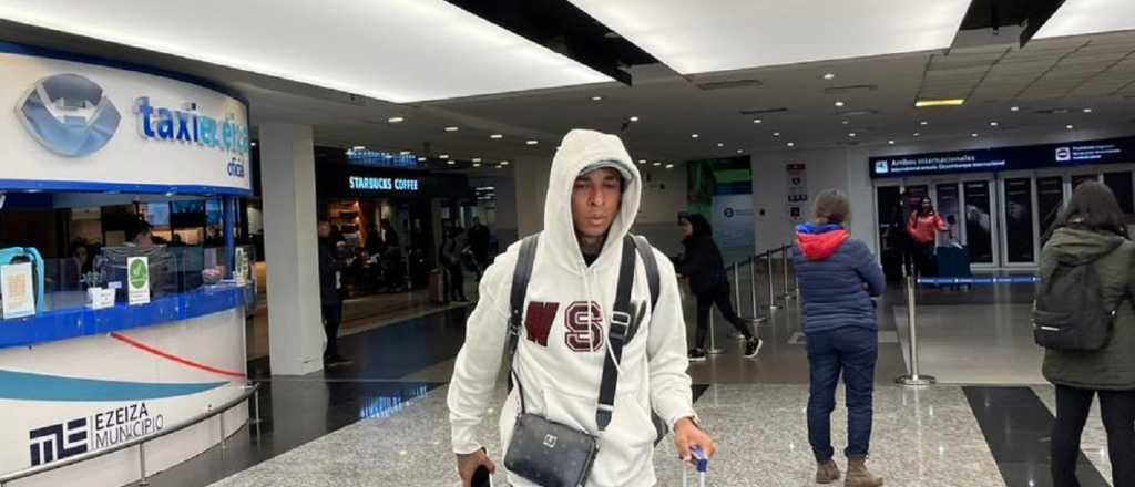 Sebastián Villa regresó al país y volverá a entrenarse en Boca 