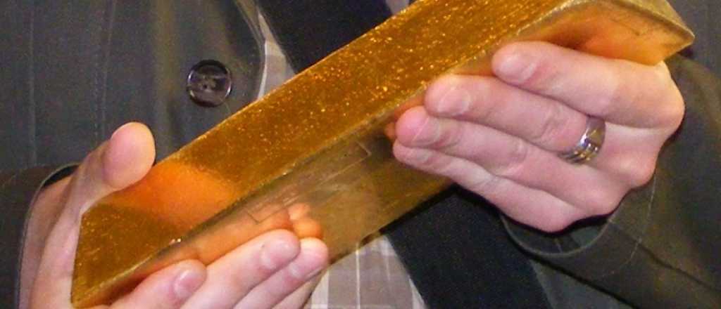 Ofrecen 150 mil dólares por recuperar lingotes de oro robados de una minera