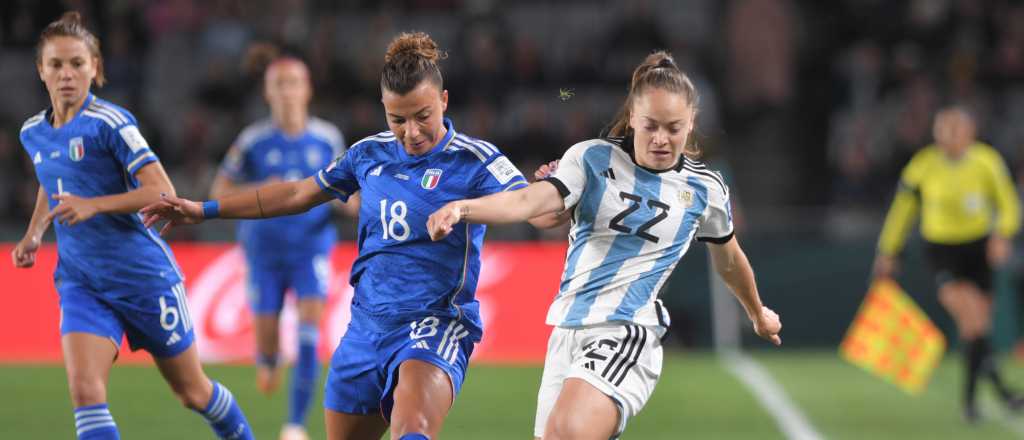 Mundial femenino: Argentina cayó injustamente en su debut frente a Italia