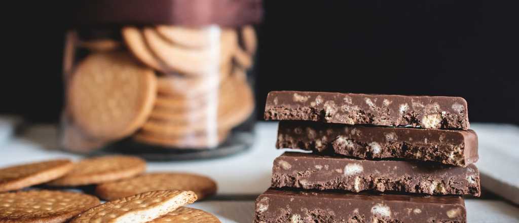 La receta implacable para hacer un turr&oacute;n con galletas y chocolate