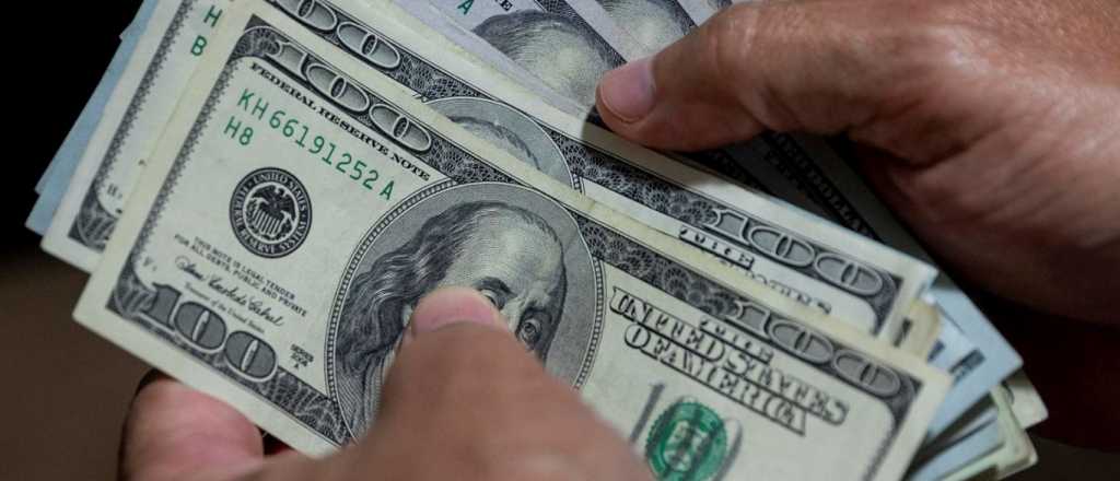 El dólar blue vuelve a dispararse y cotiza a $545