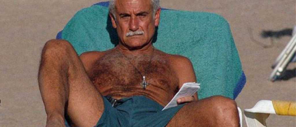 Qu&eacute; tiene en la cabeza Pepe Albistur, el "se&ntilde;or de los afiches K"