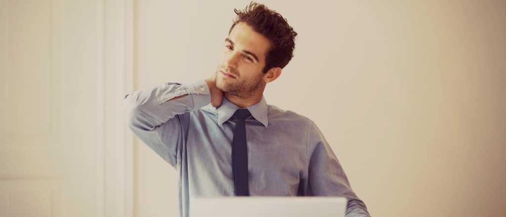 Cómo aliviar el dolor de cuello después de un día de mucho estrés