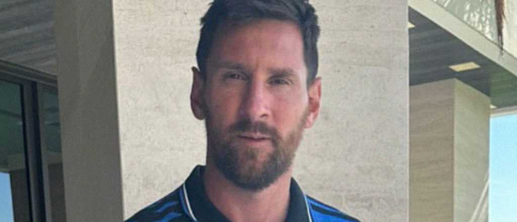Messi pos&oacute; con una camiseta inesperada y caus&oacute; una revoluci&oacute;n