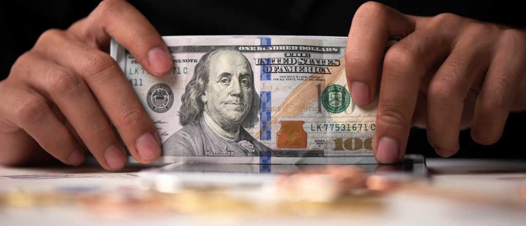 A cuánto cotiza el dólar blue, el oficial y los financieros este lunes